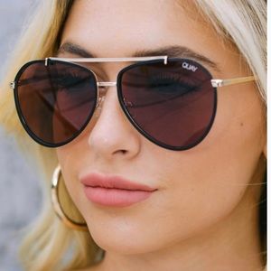 - Quay Sunglasses Dirty Habit  GOLD /BRN pink